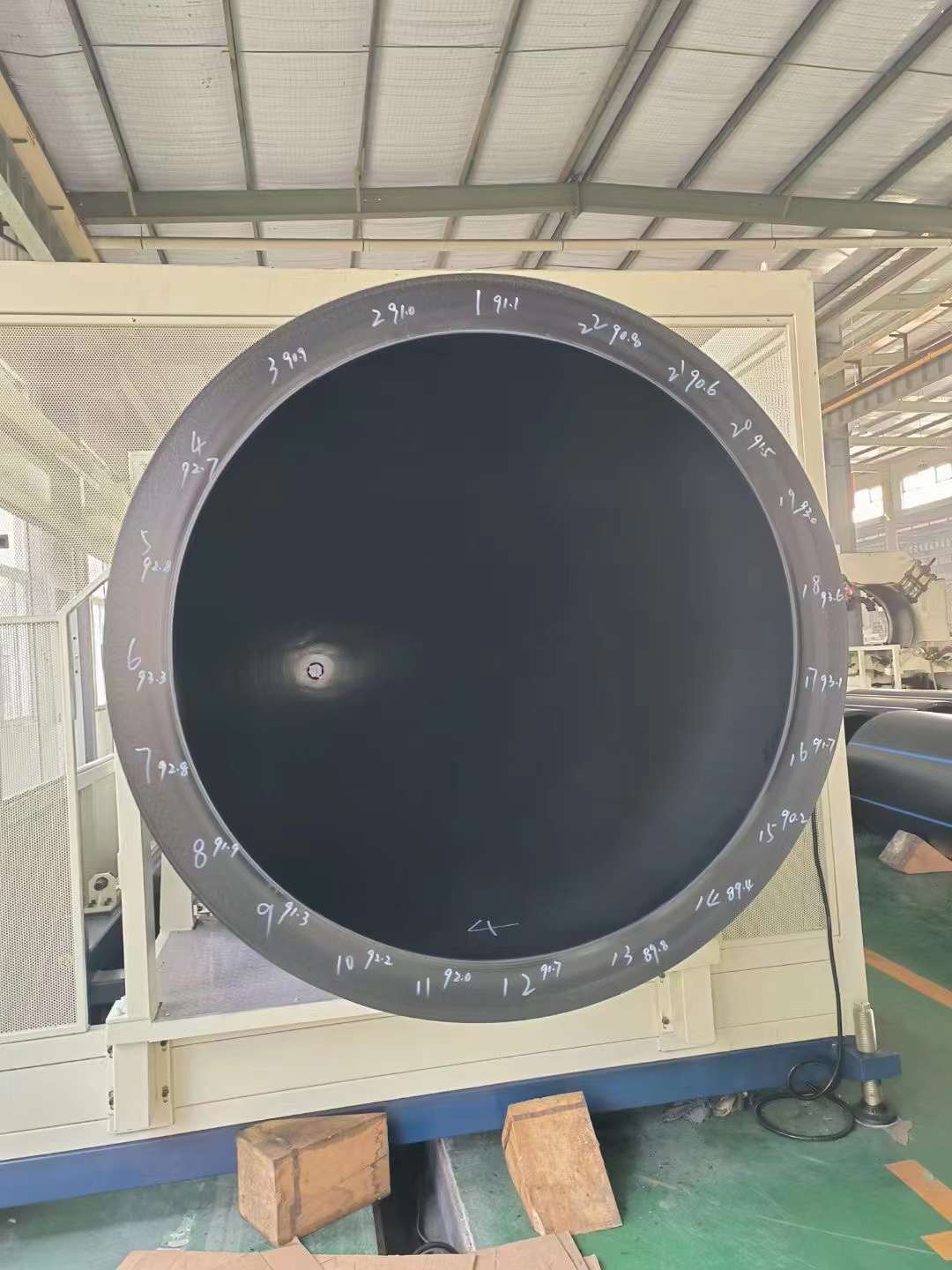 Buizen met hoge dikte en grote diameter: hoe u doorbuiging bij buisextrusie kunt voorkomen