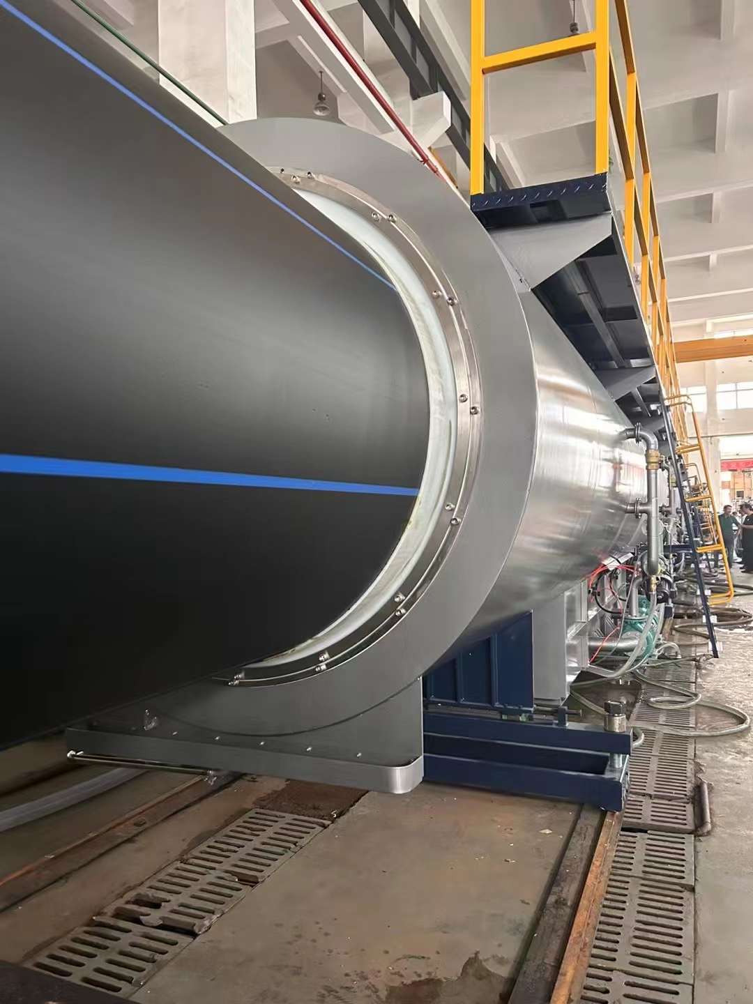 Een nieuwe PE1600 (SDR13.6) extrusieproductielijn is met succes voltooid en wacht op levering!