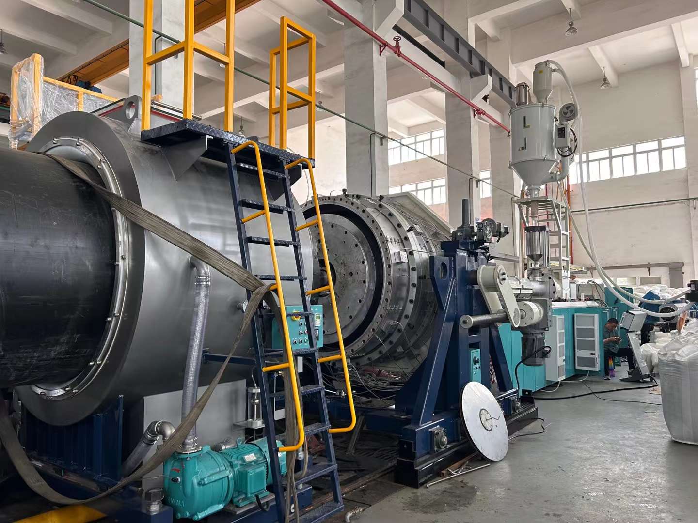 Buizen met hoge dikte en grote diameter: hoe u doorbuiging bij buisextrusie kunt voorkomen