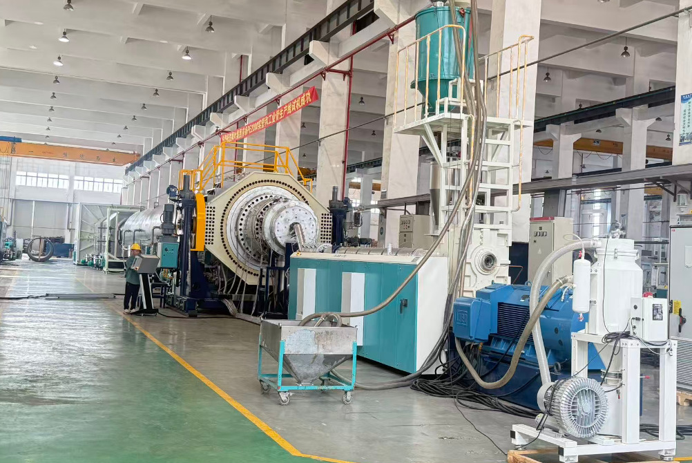 Kernpunten voor opstartapparatuur en productietechnologie van PE-buizen met grote diameters boven 2000 mm